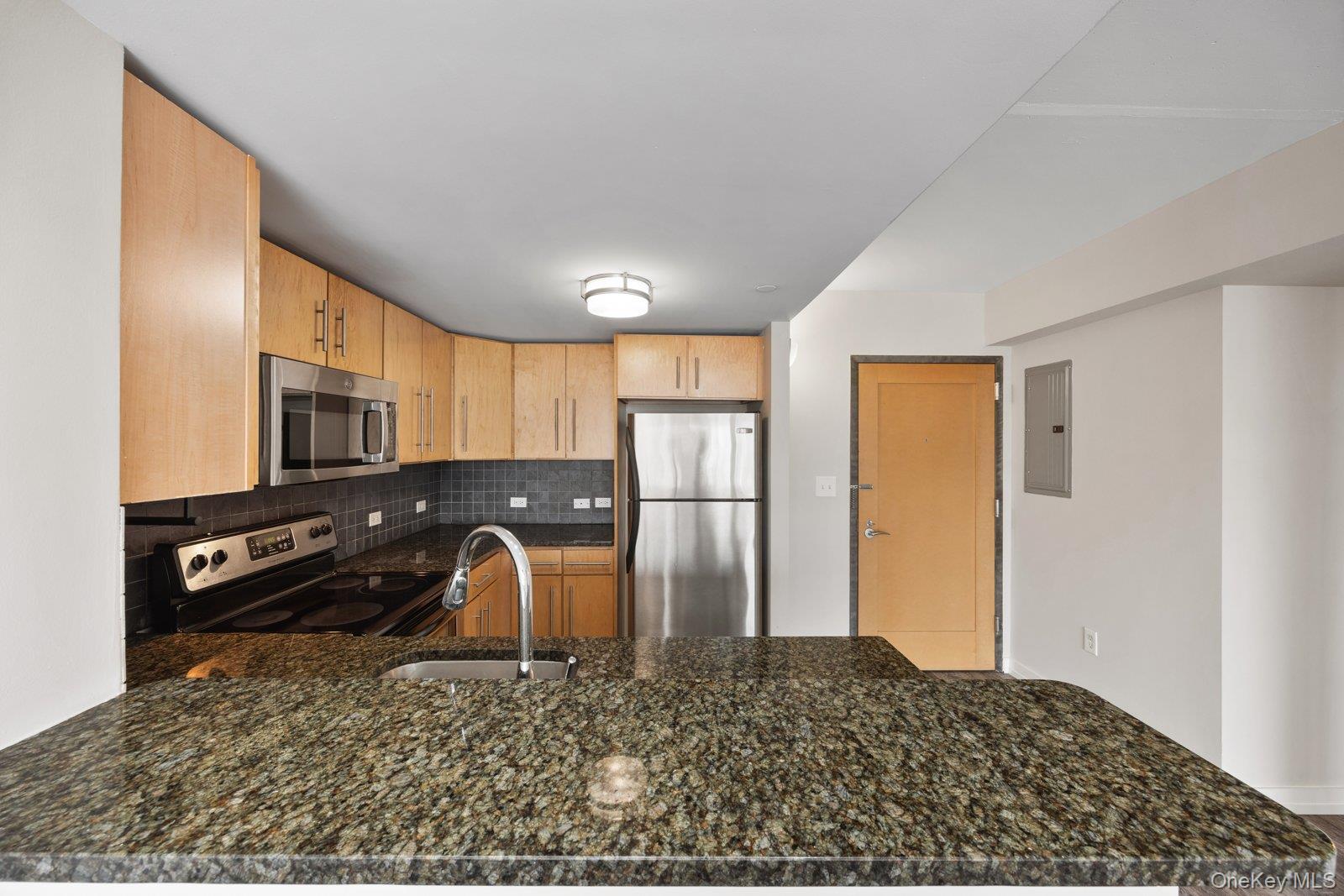 66 Main Street 613 Property Photo 7