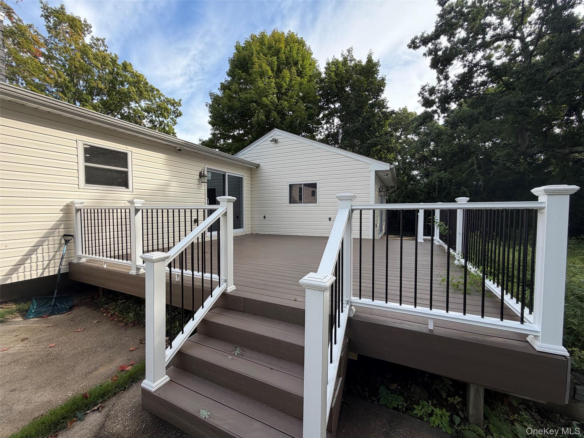 53 Longworth Avenue Property Photo 12