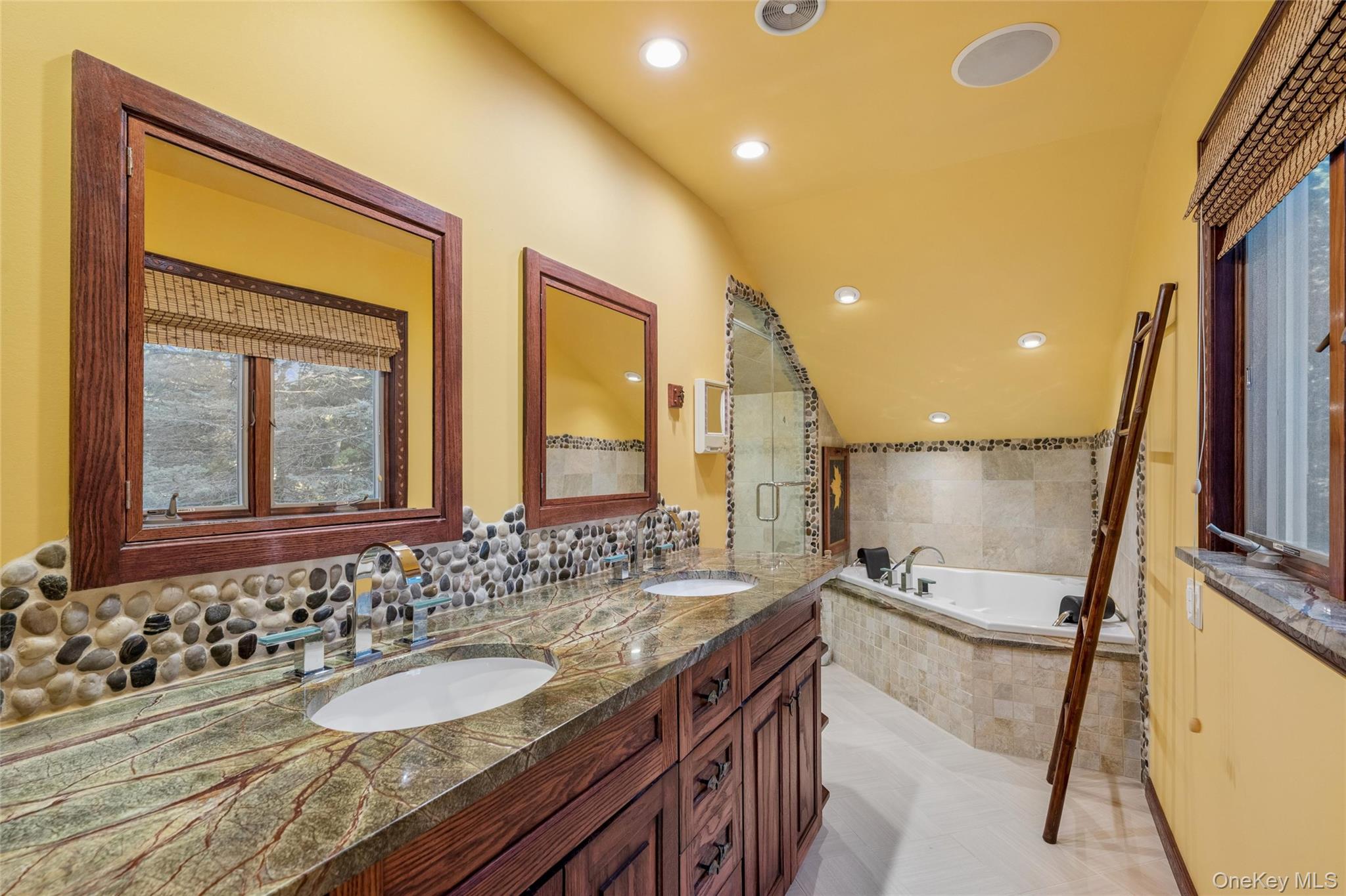 287 Peconic Terrace Property Photo 8