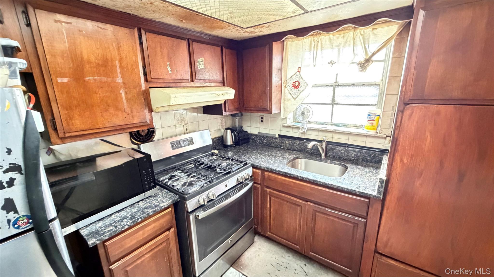 2016 Lafayette Avenue Property Photo 2