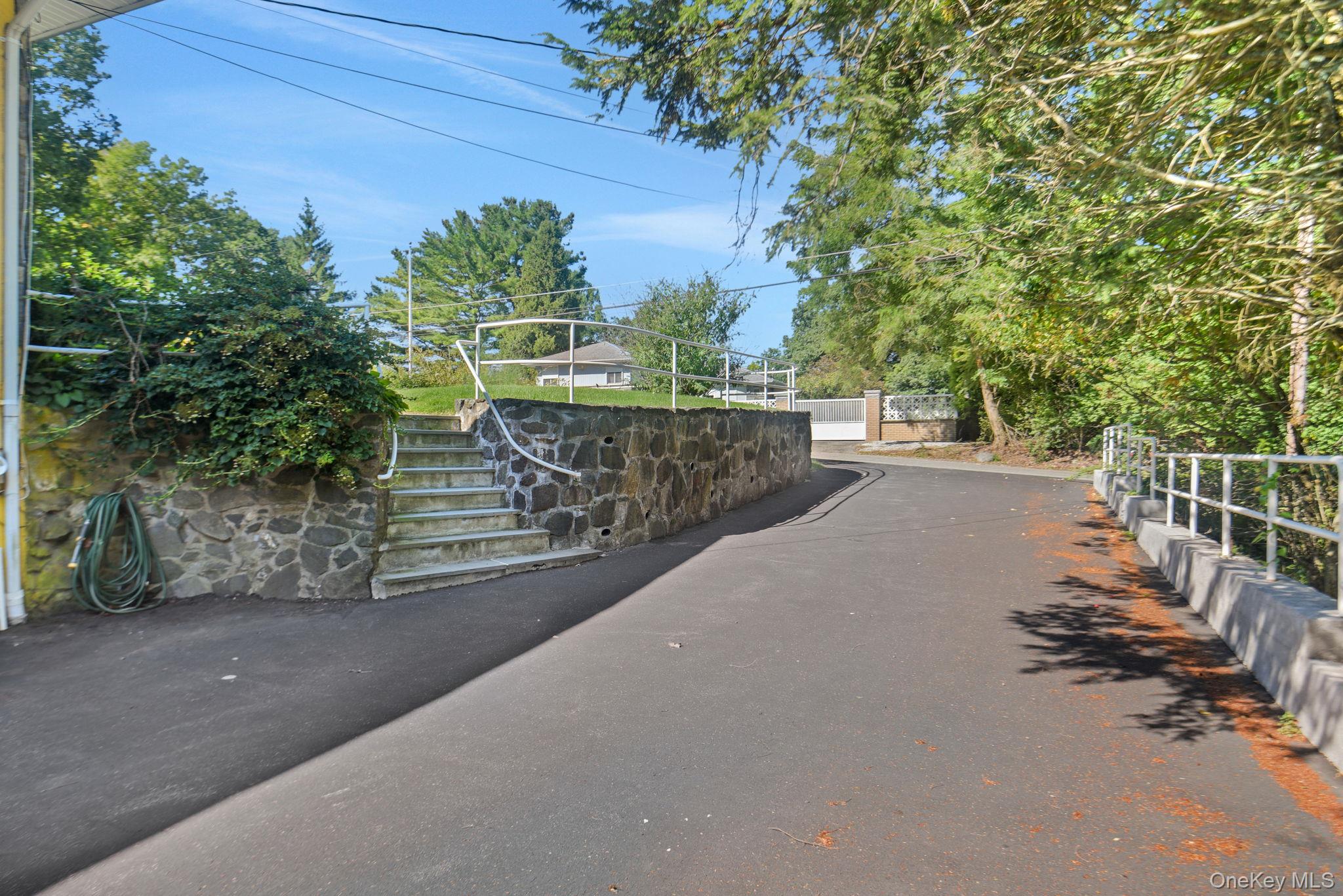 6 Arbutus Street Property Photo 25