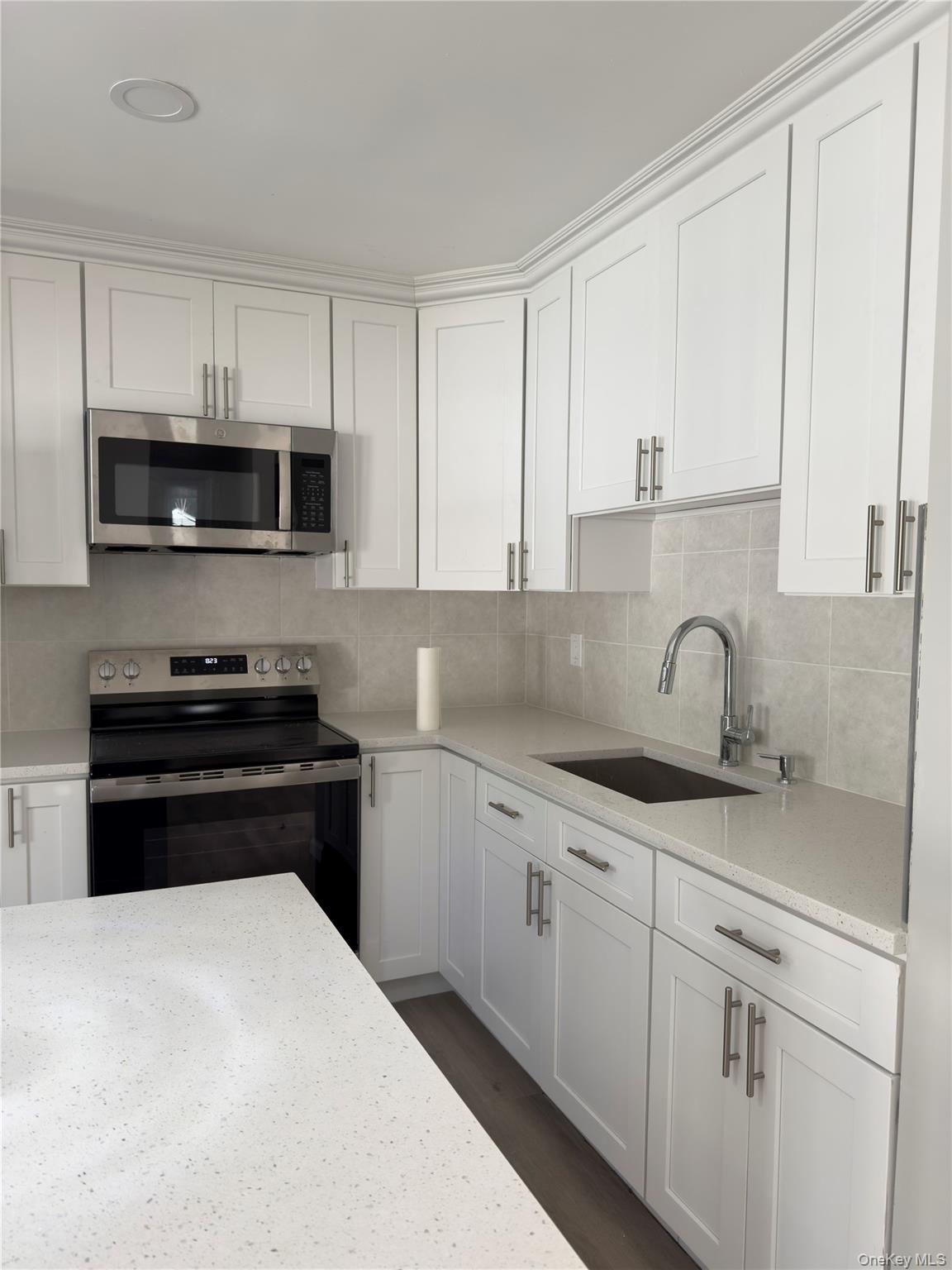 21 Astoria Road Property Photo 12