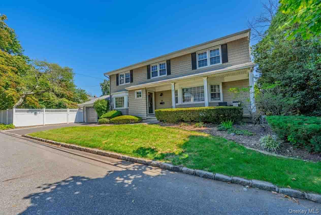 2 Ike Place Property Photo 2