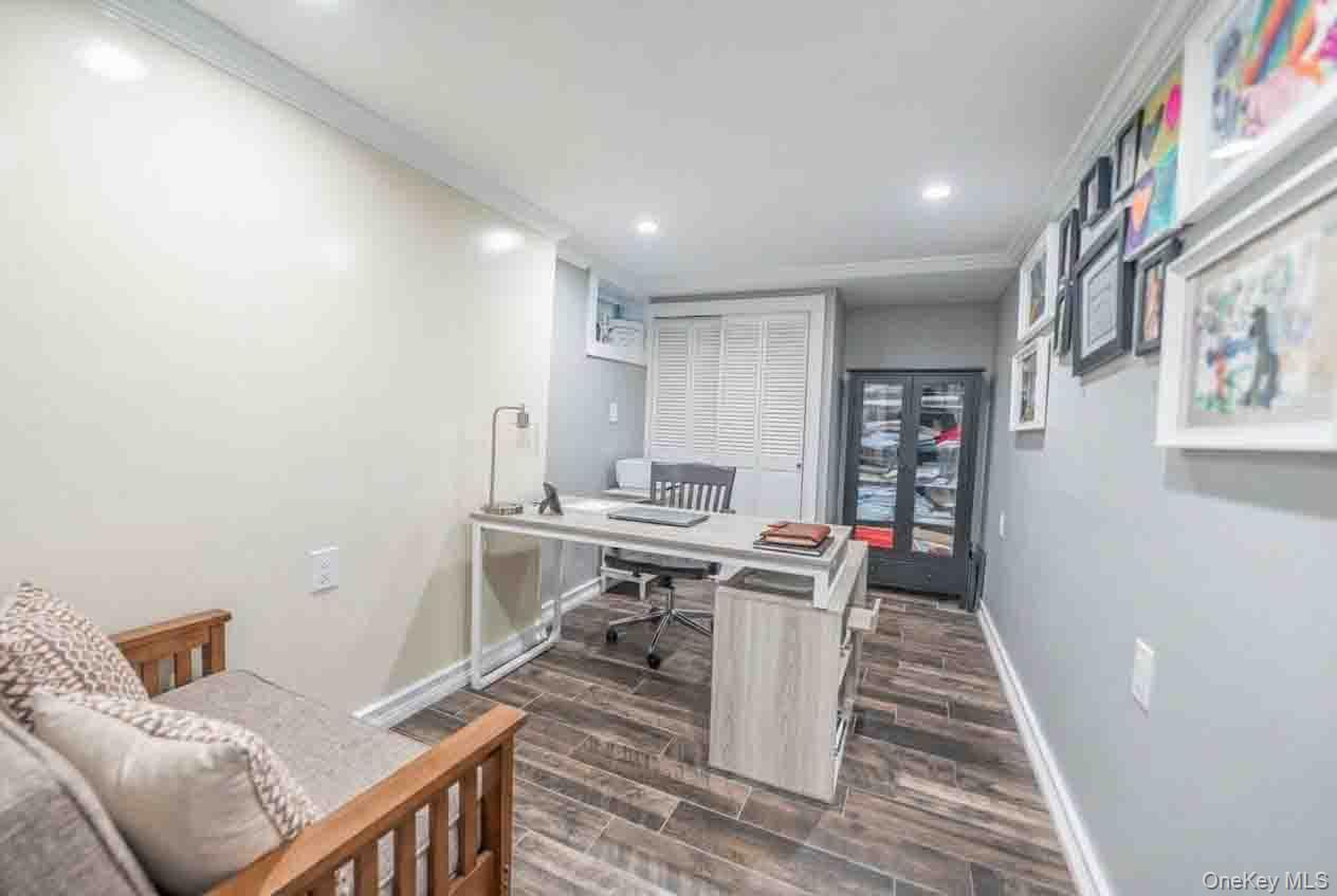2 Ike Place Property Photo 7