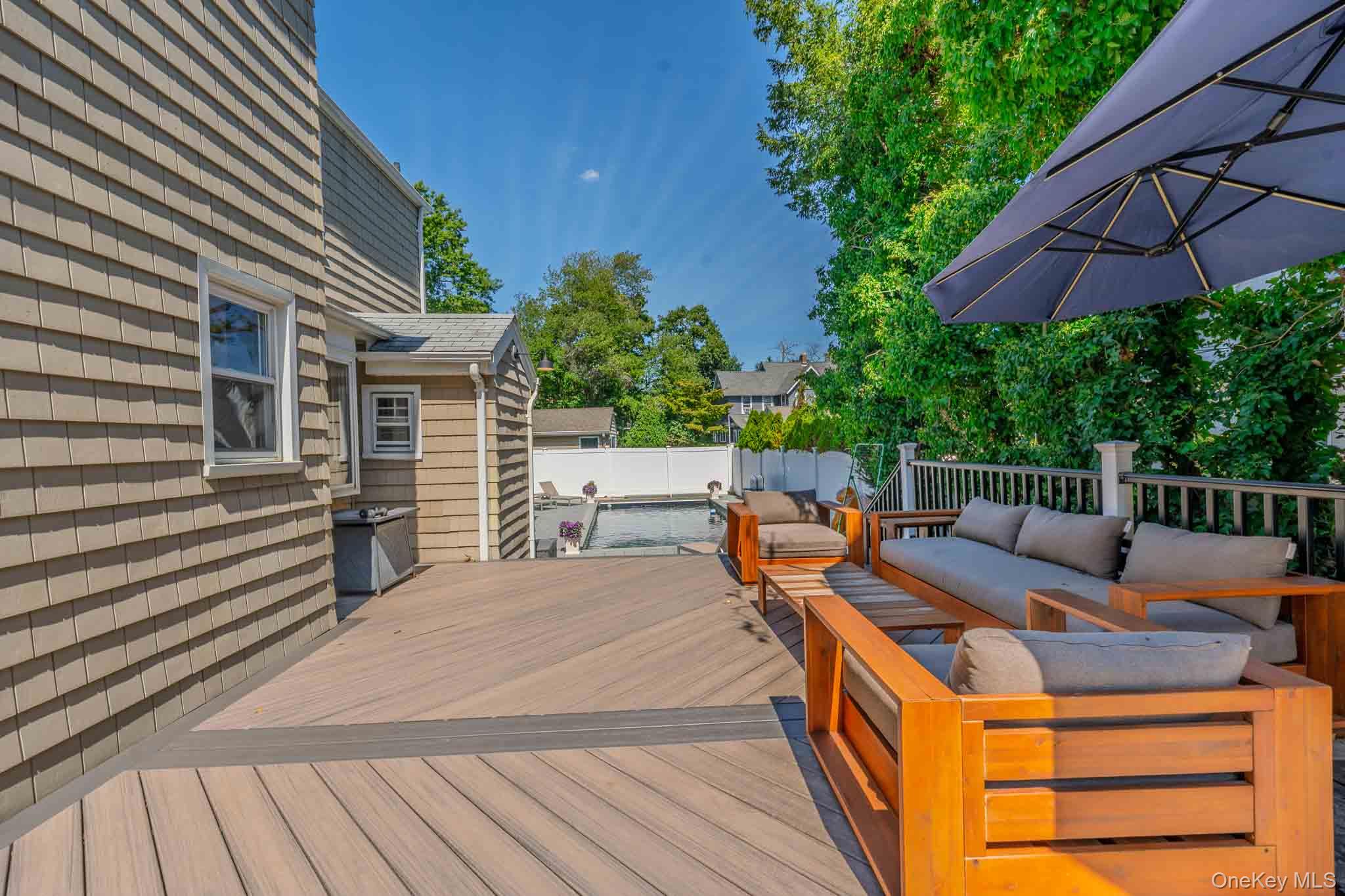 2 Ike Place Property Photo 18