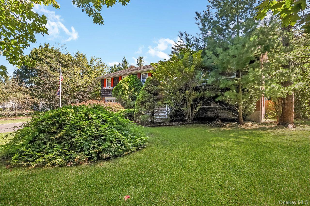 16 Wendy Lane Property Photo 2