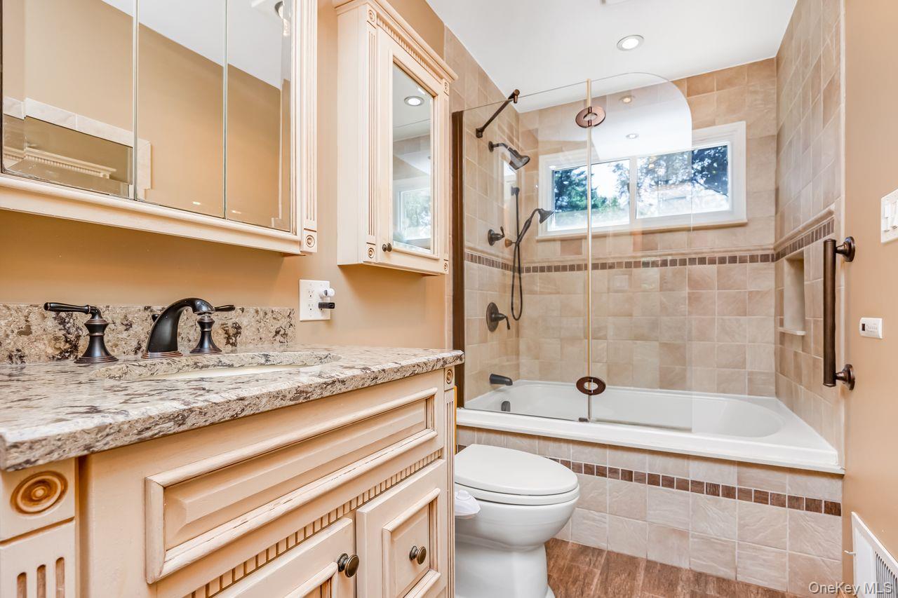 16 Wendy Lane Property Photo 14