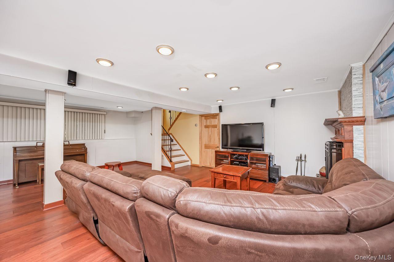 16 Wendy Lane Property Photo 15