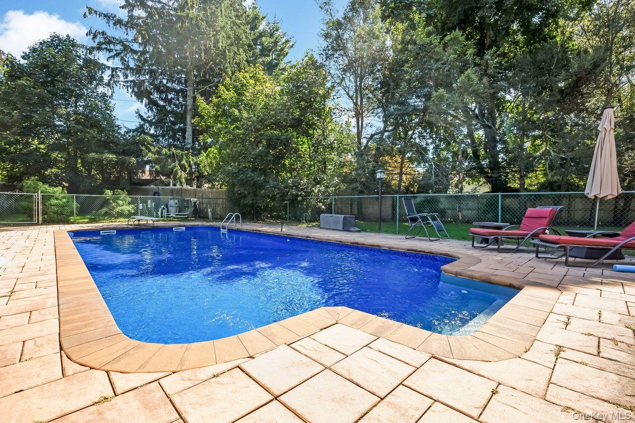 16 Wendy Lane Property Photo 24