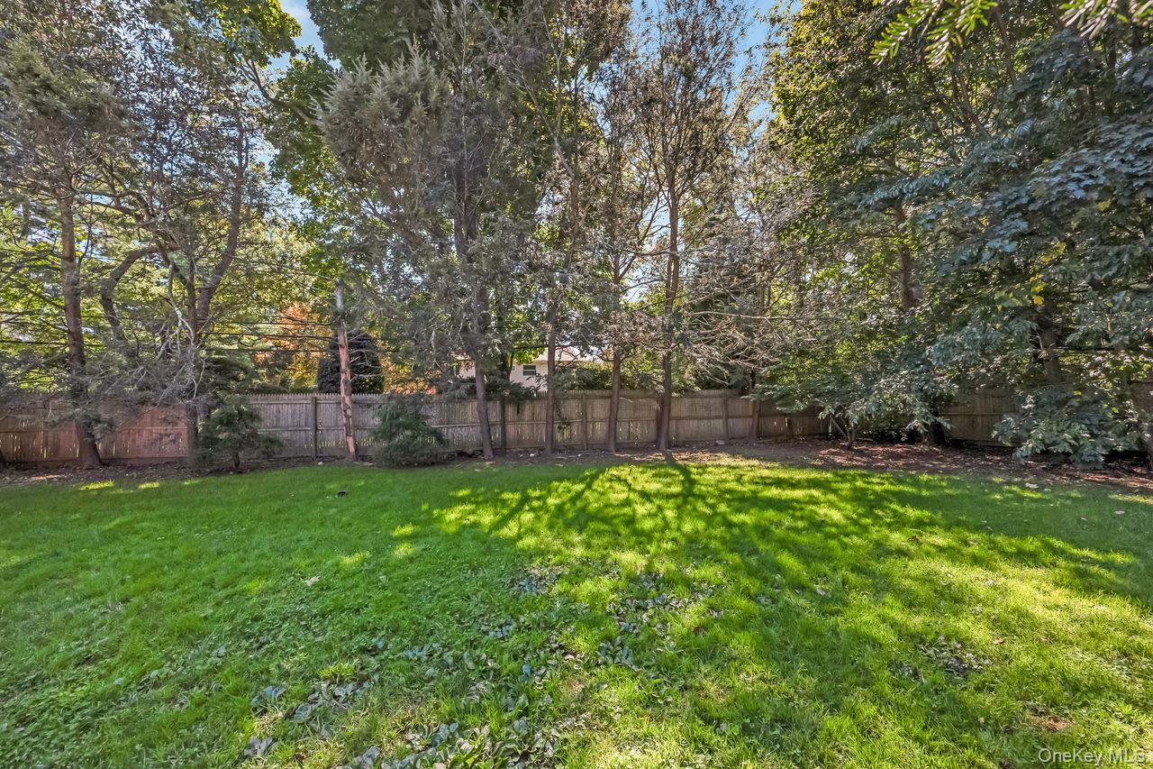 16 Wendy Lane Property Photo 26