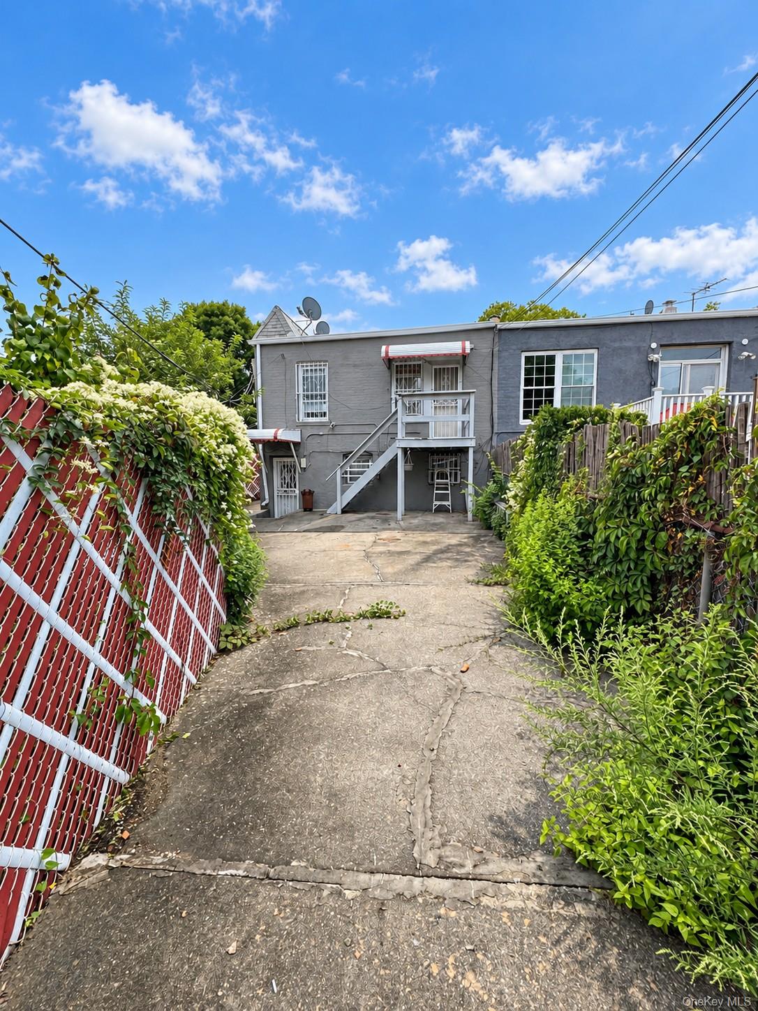 191 Mcdonald Avenue Property Photo 4