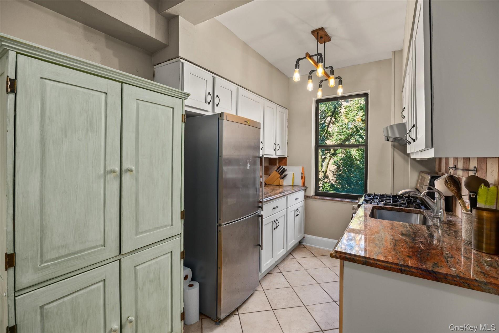 65 Park Terrace East C48 Property Photo 5