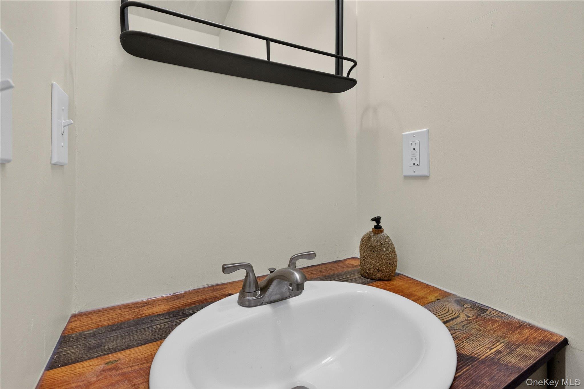 7 Henry Street Property Photo 9