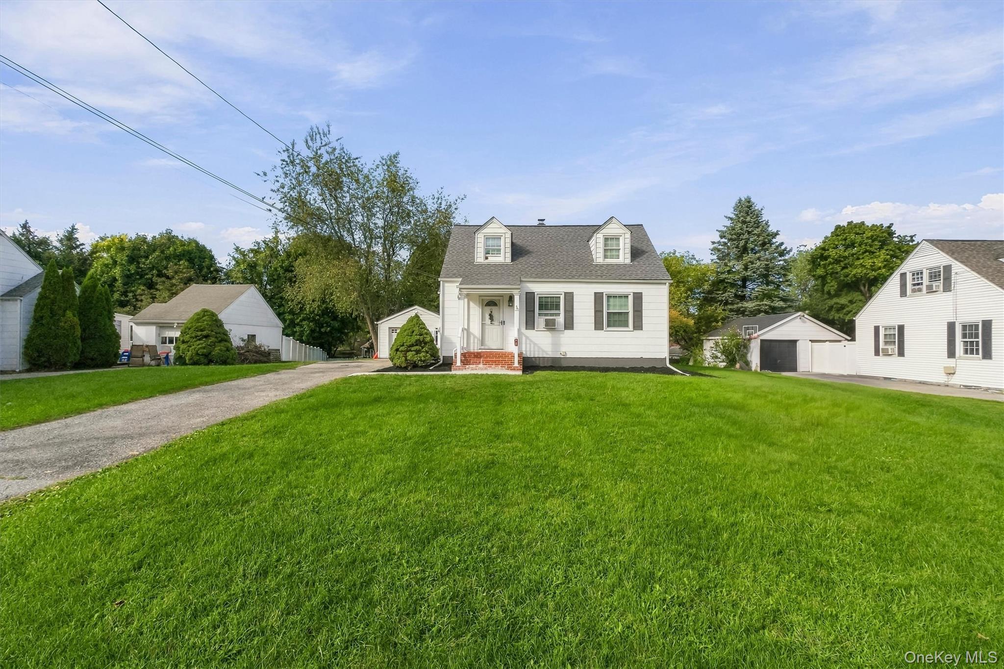 3 Kinderhook Drive Property Photo 2