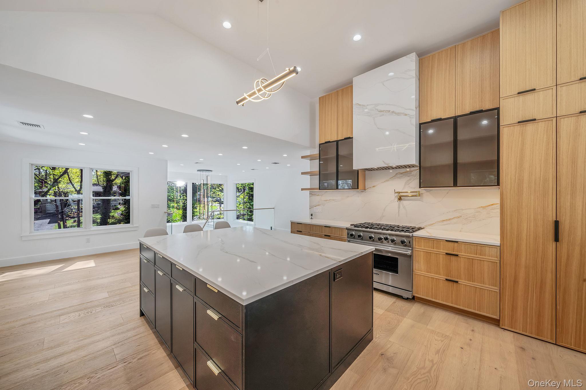 40 Friendly Road Property Photo 11