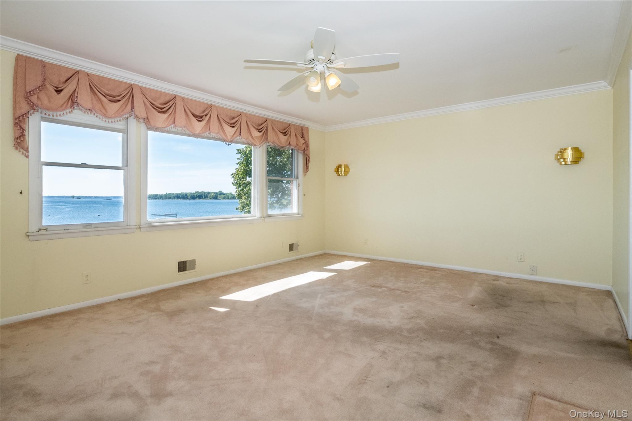 73 Kensington Oval Property Photo 18