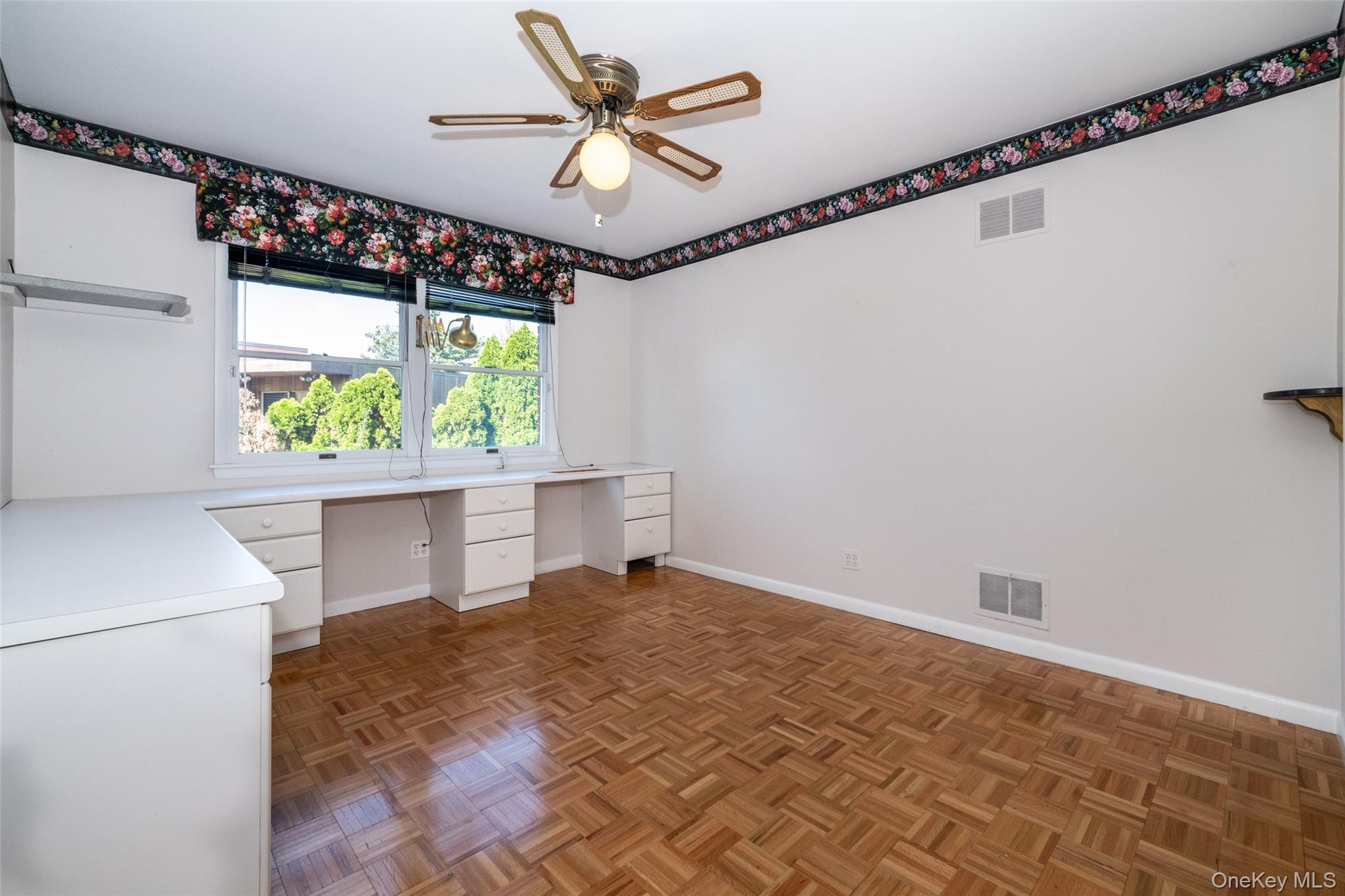 73 Kensington Oval Property Photo 23