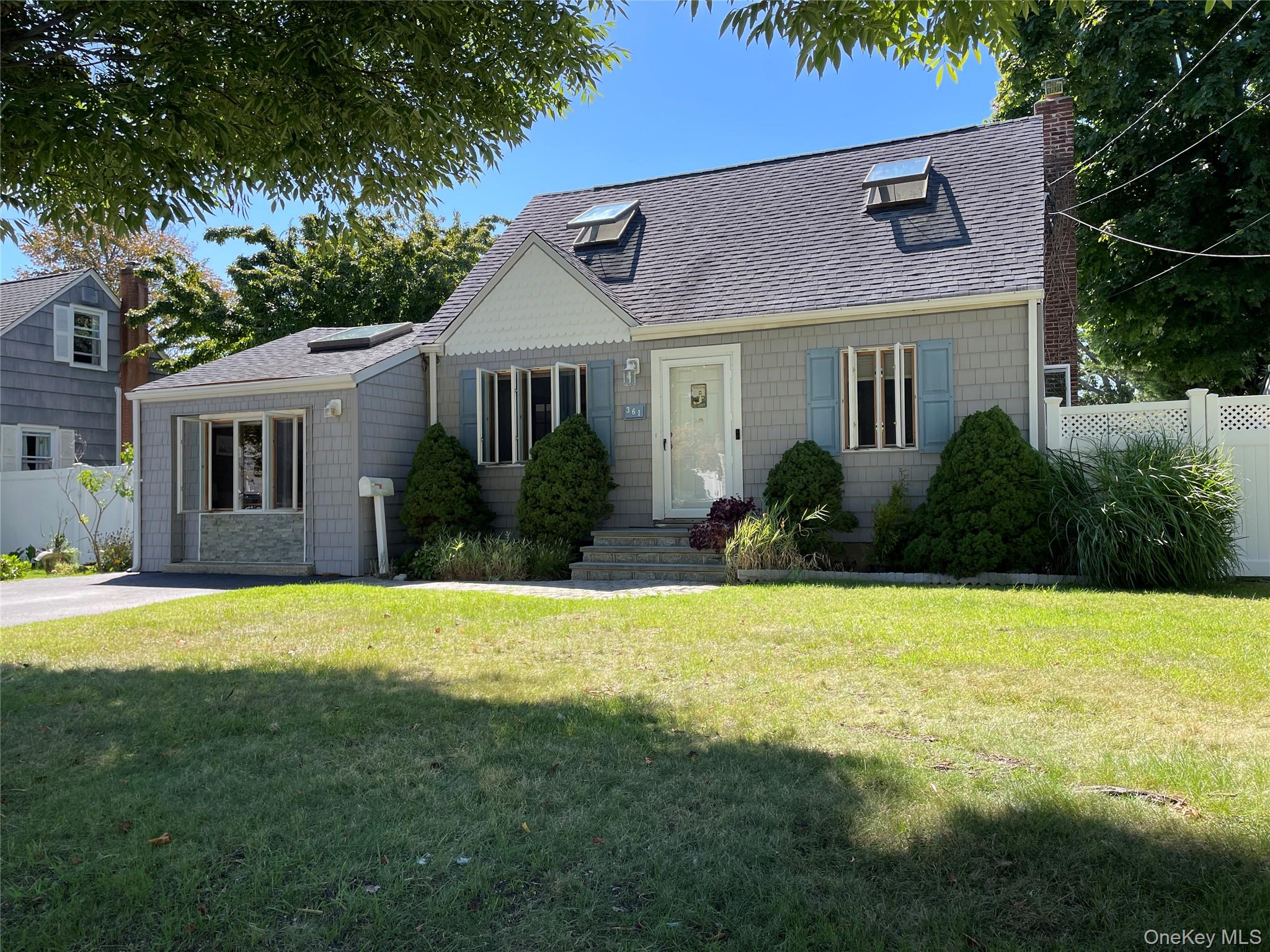 361 S Clinton Avenue Property Photo 1