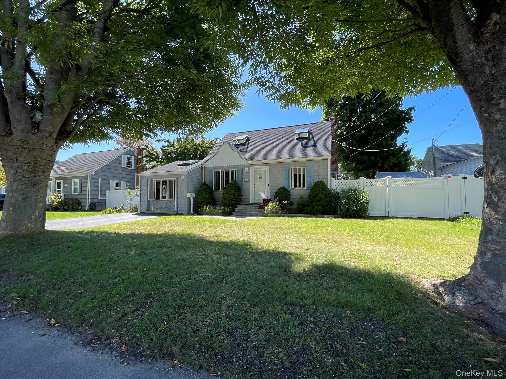 361 S Clinton Avenue Property Photo 3