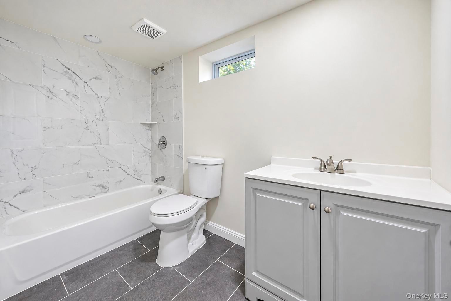 11 1st Place Property Photo 34
