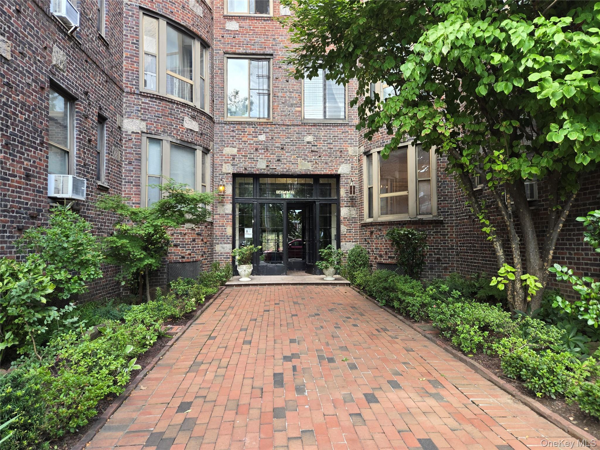 147-37 Beech Avenue 1g Property Photo 1