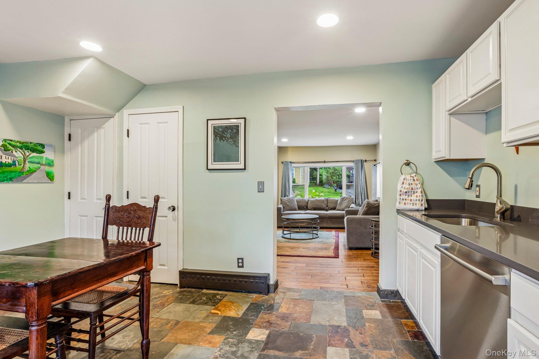 47 White Avenue Property Photo 8