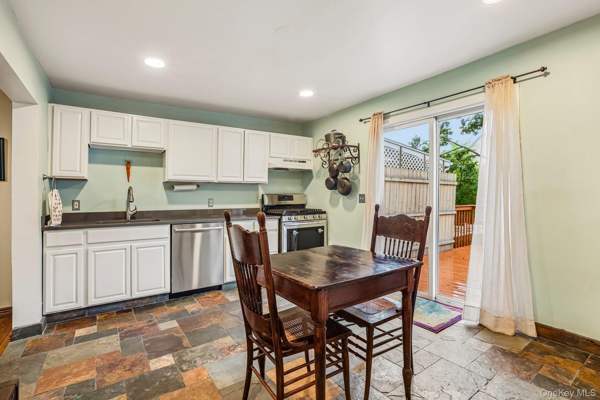 47 White Avenue Property Photo 9