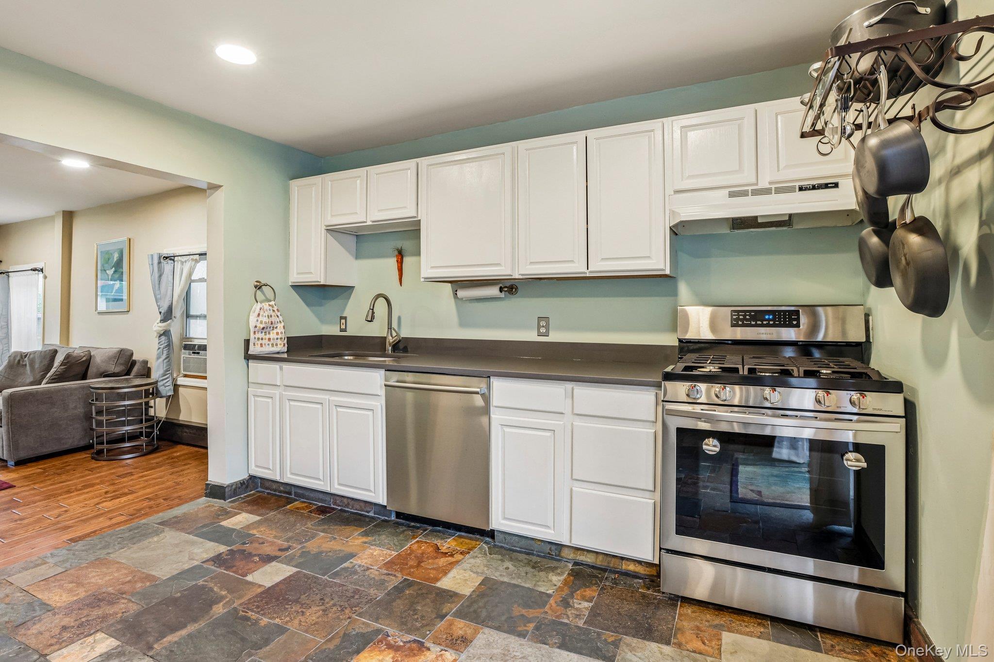 47 White Avenue Property Photo 11
