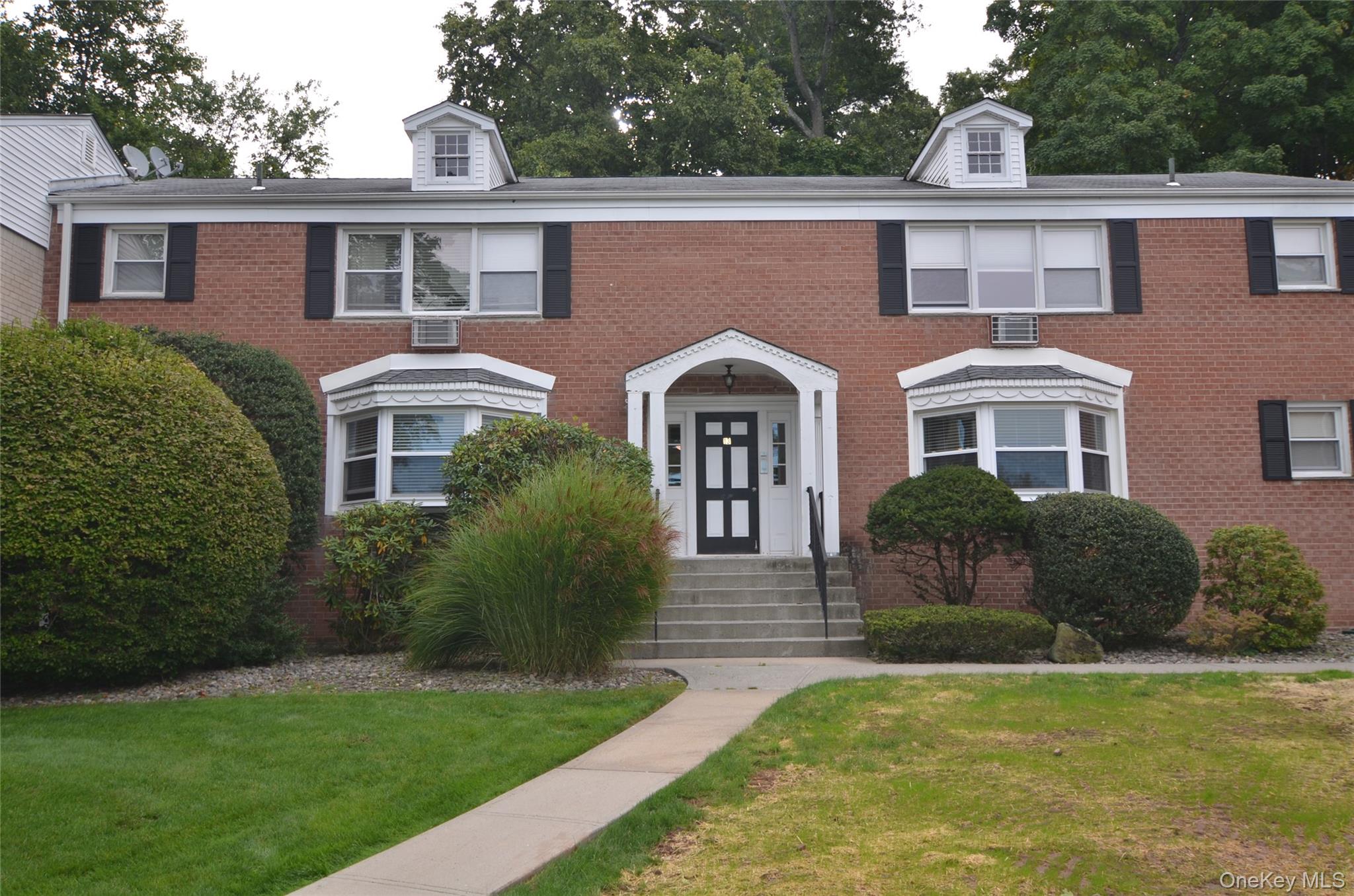 13 LENOX Court 911 Property Photo 1