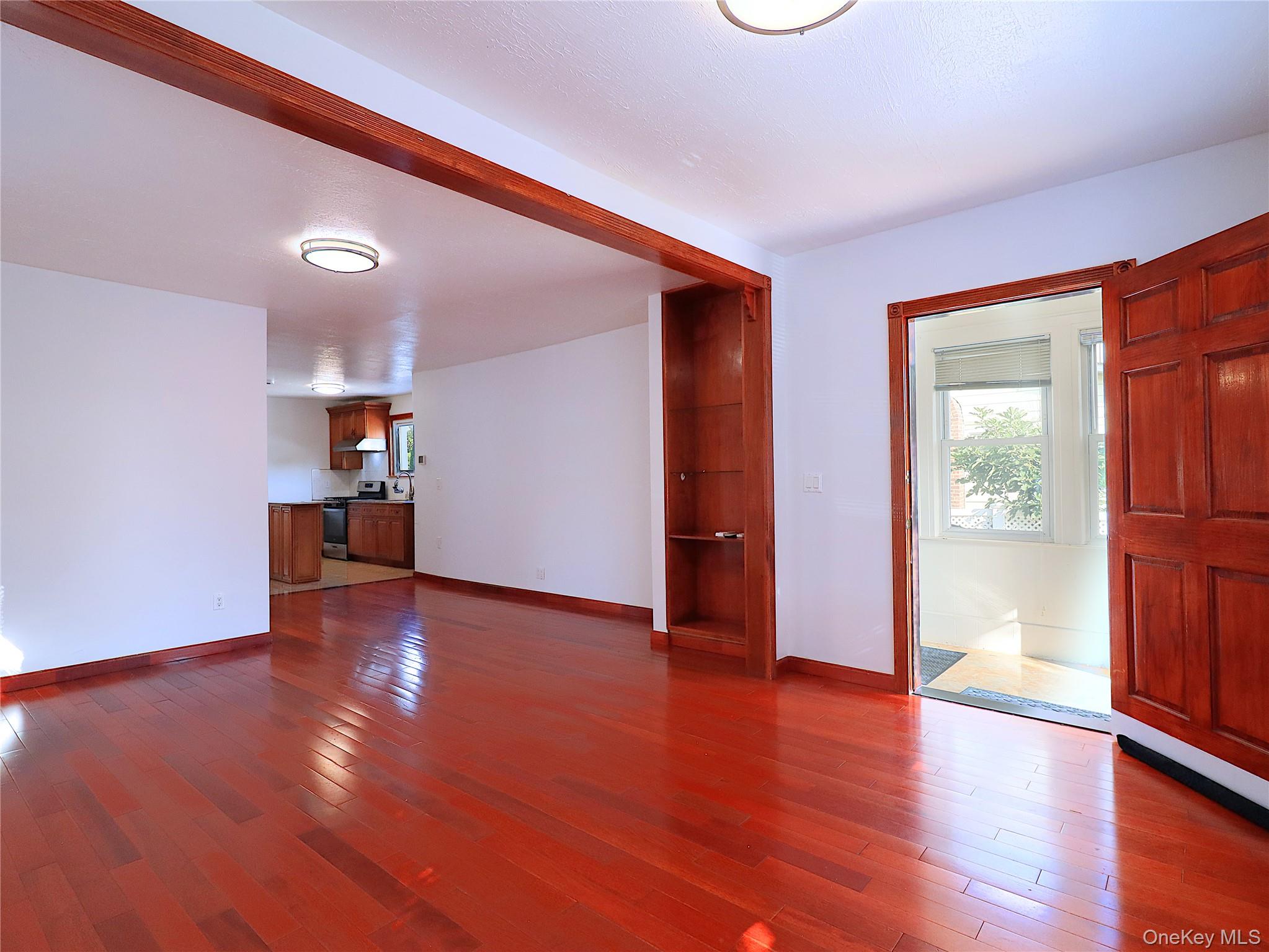 4222 191st Street Property Photo 9
