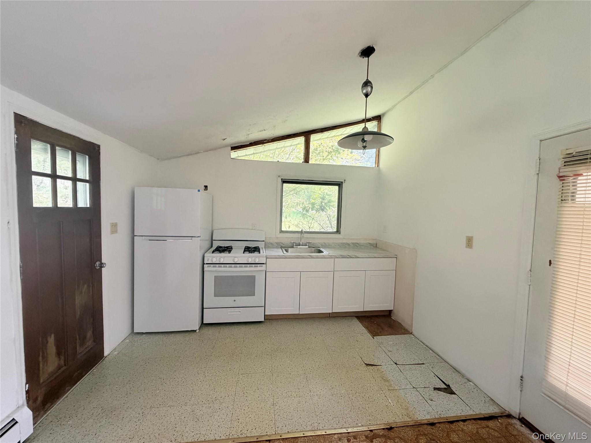 25 Miles Property Photo 4