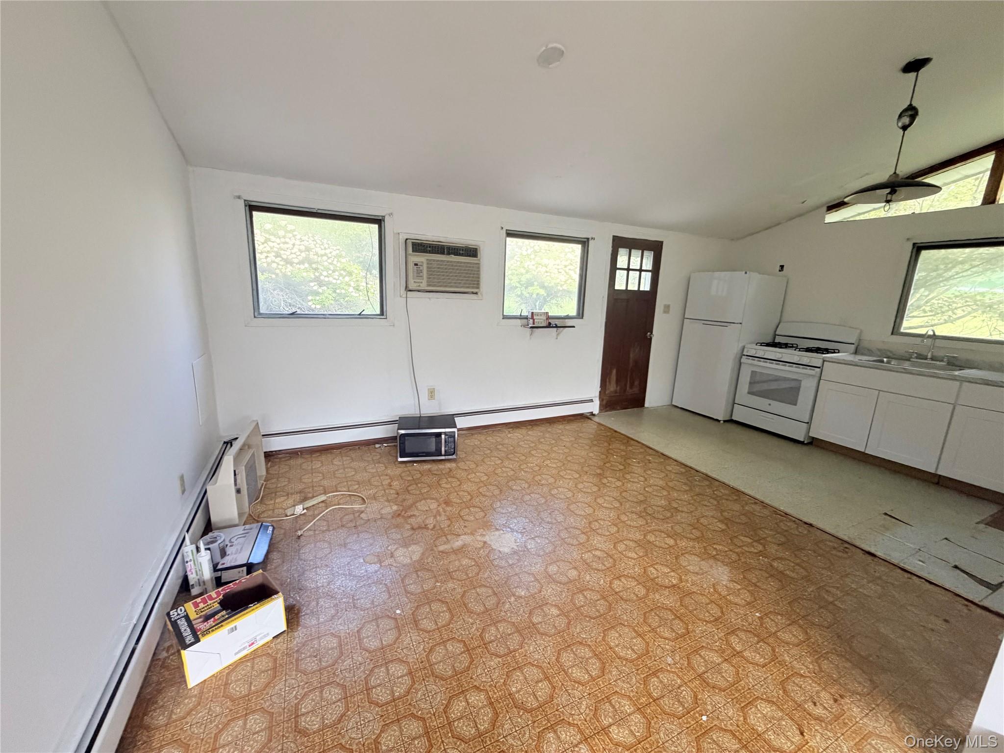 25 Miles Property Photo 5