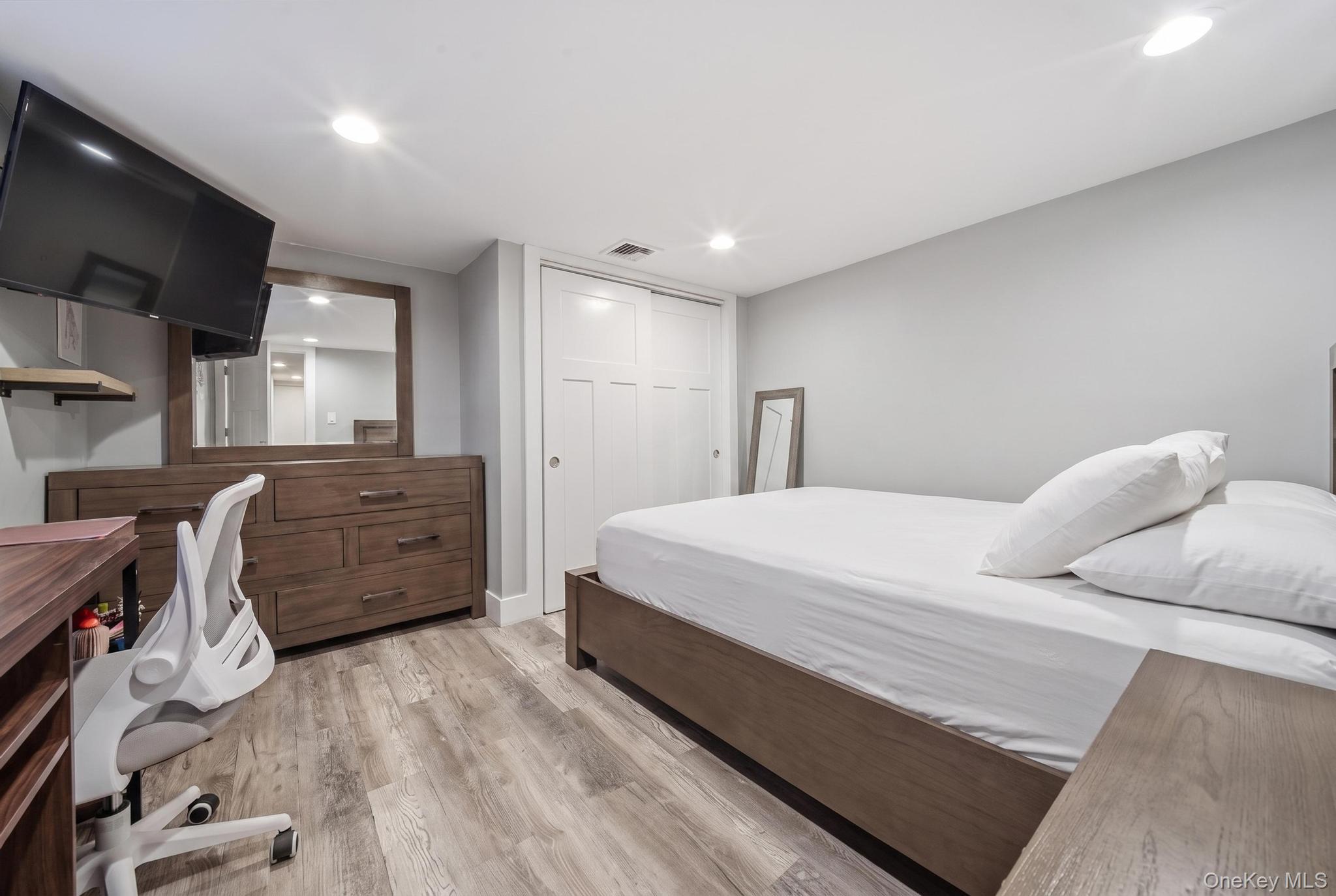 18 Devon Road Property Photo 16