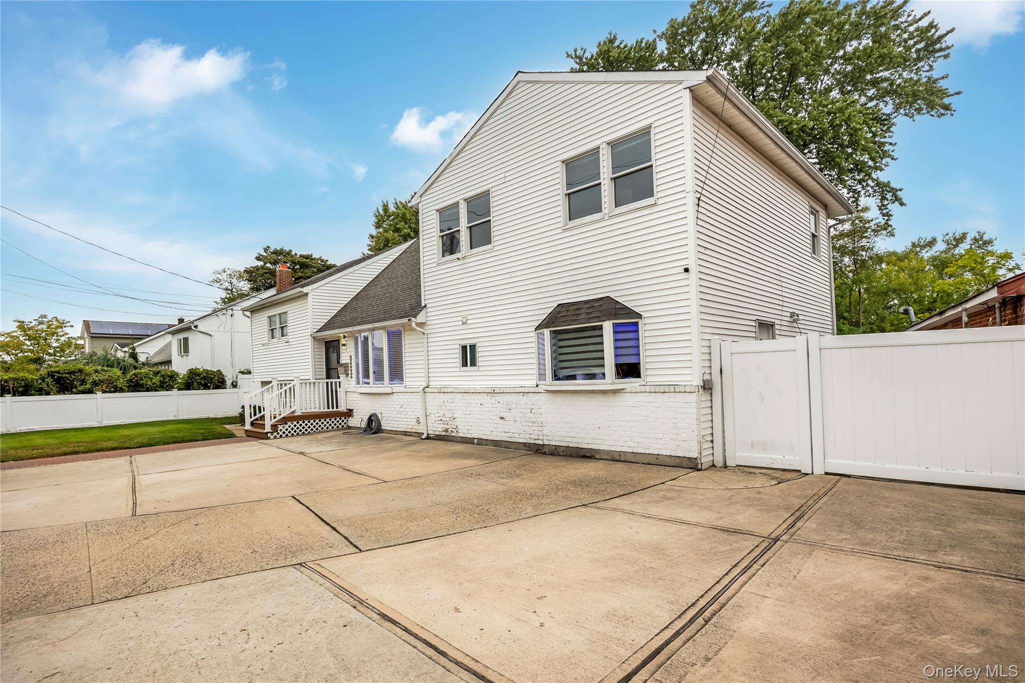 204 Bayside Avenue Property Photo 3