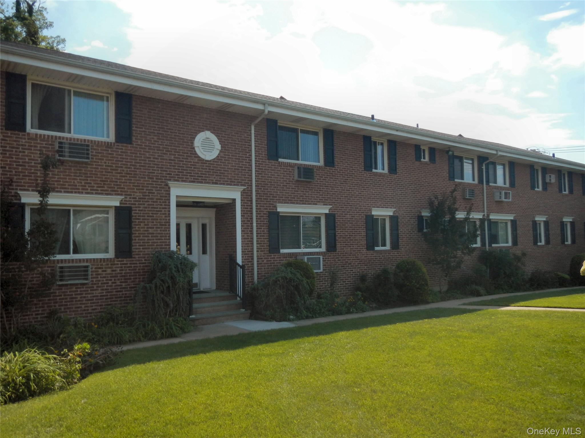 200 Merrick Road H Property Photo 2