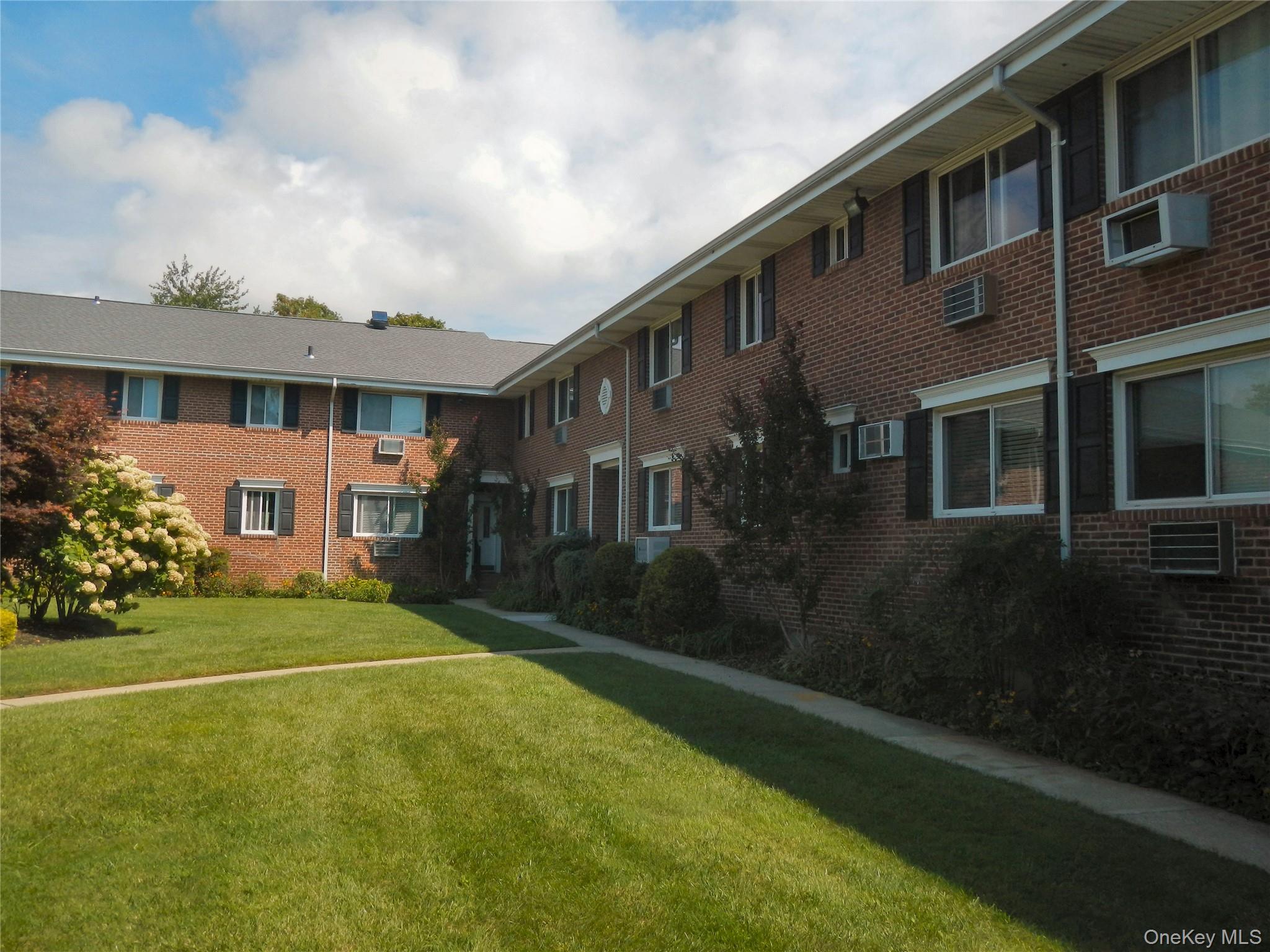 200 Merrick Road H Property Photo 3