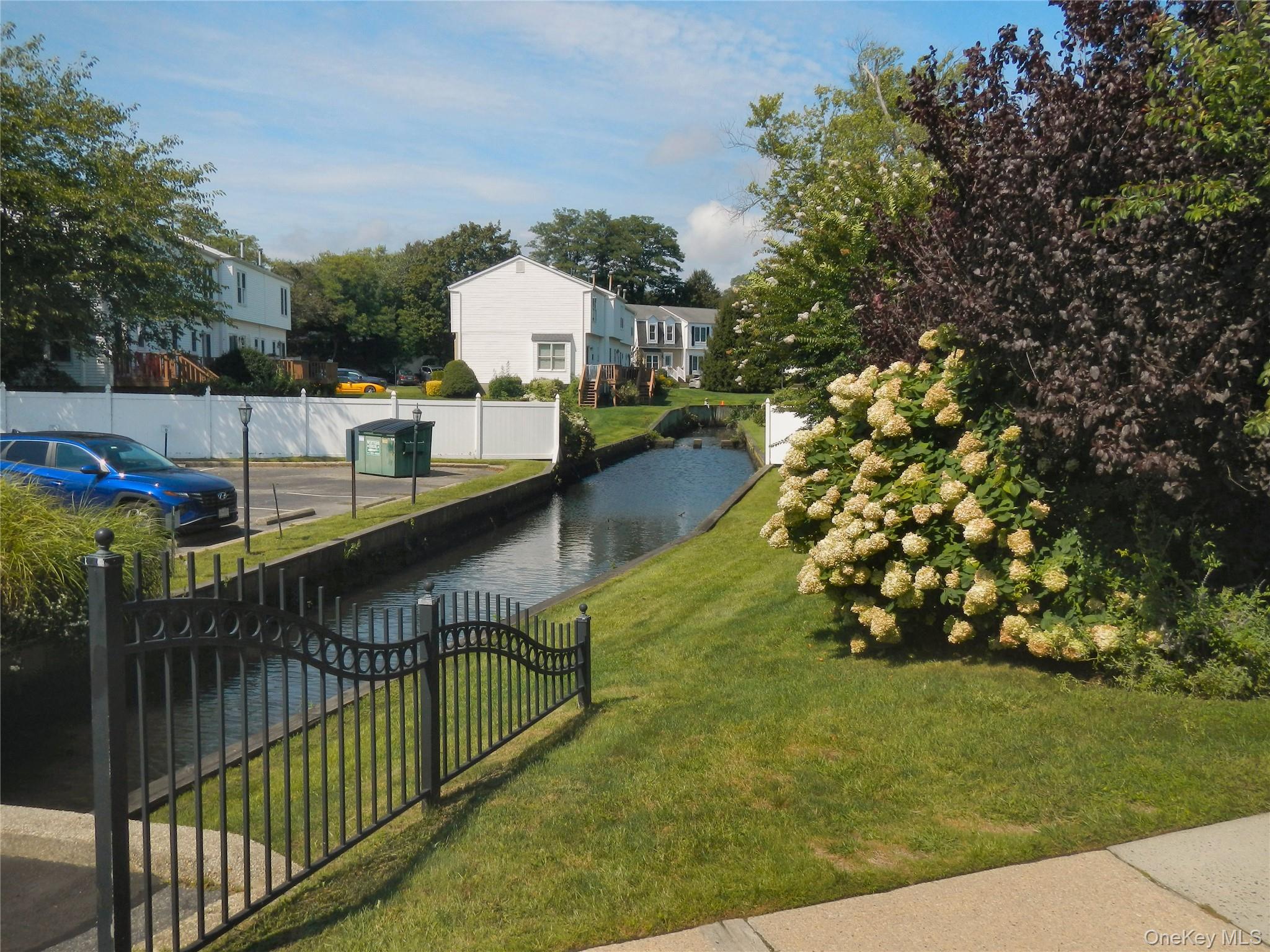 200 Merrick Road H Property Photo 5