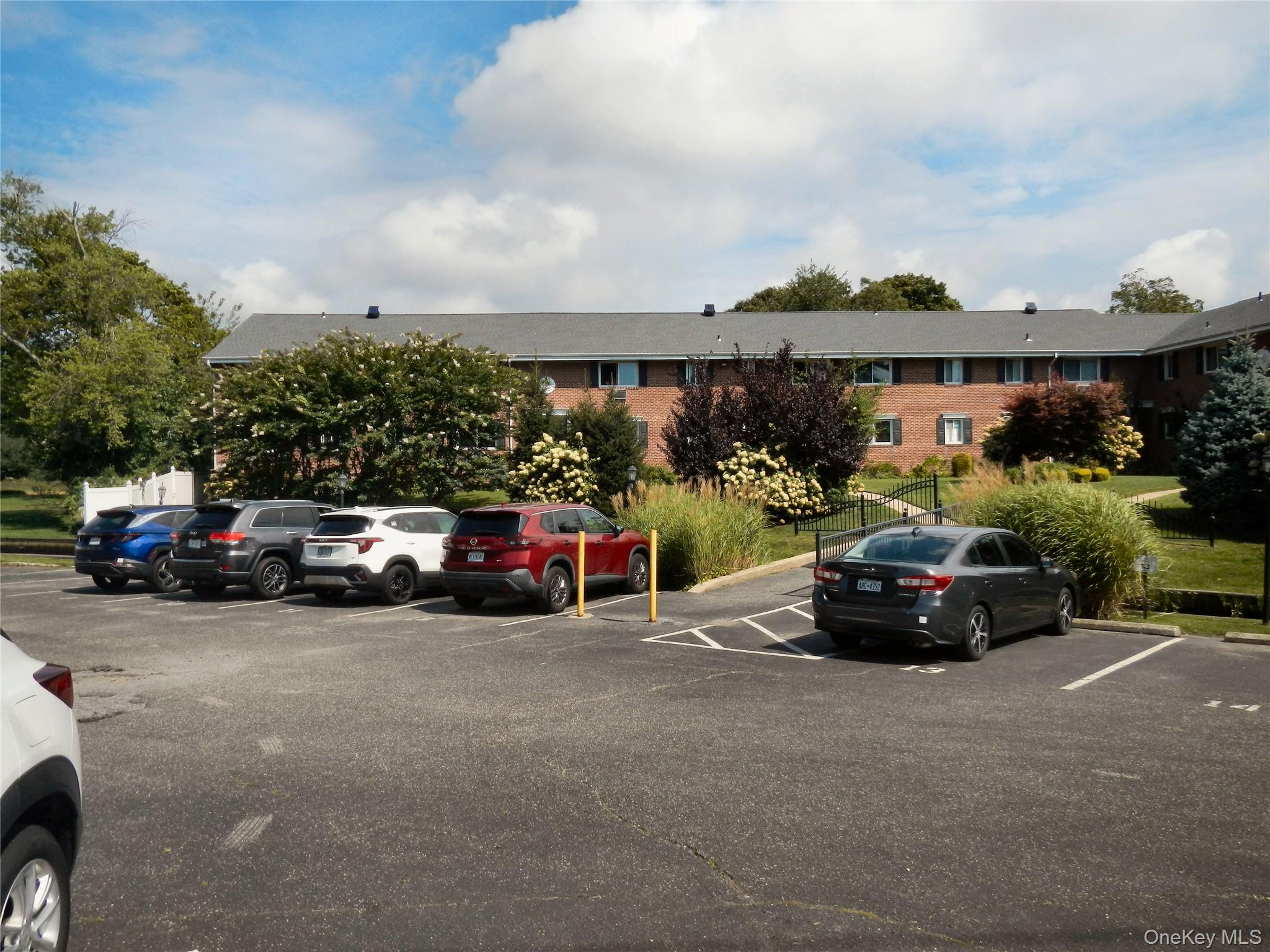 200 Merrick Road H Property Photo 6