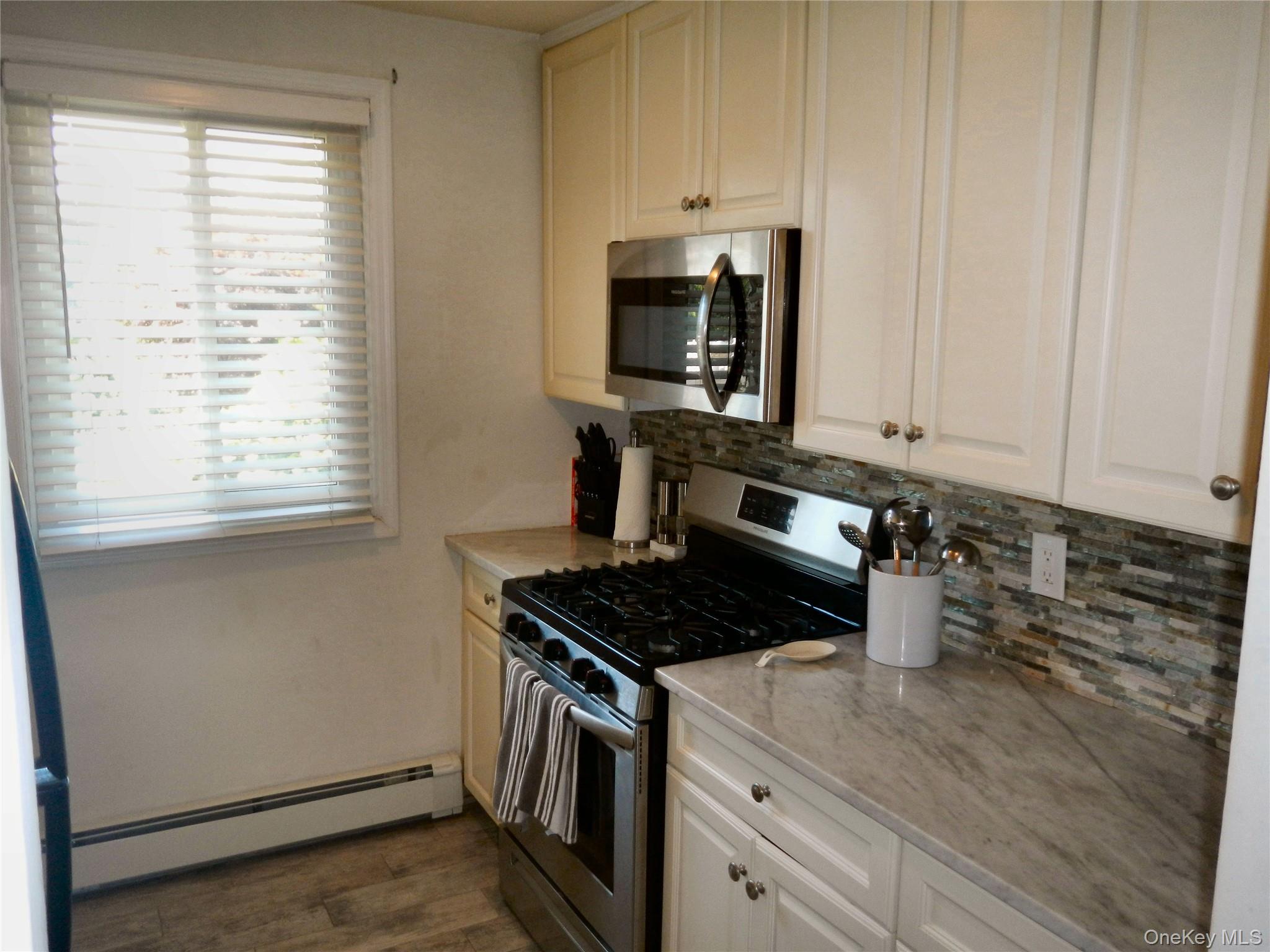 200 Merrick Road H Property Photo 21