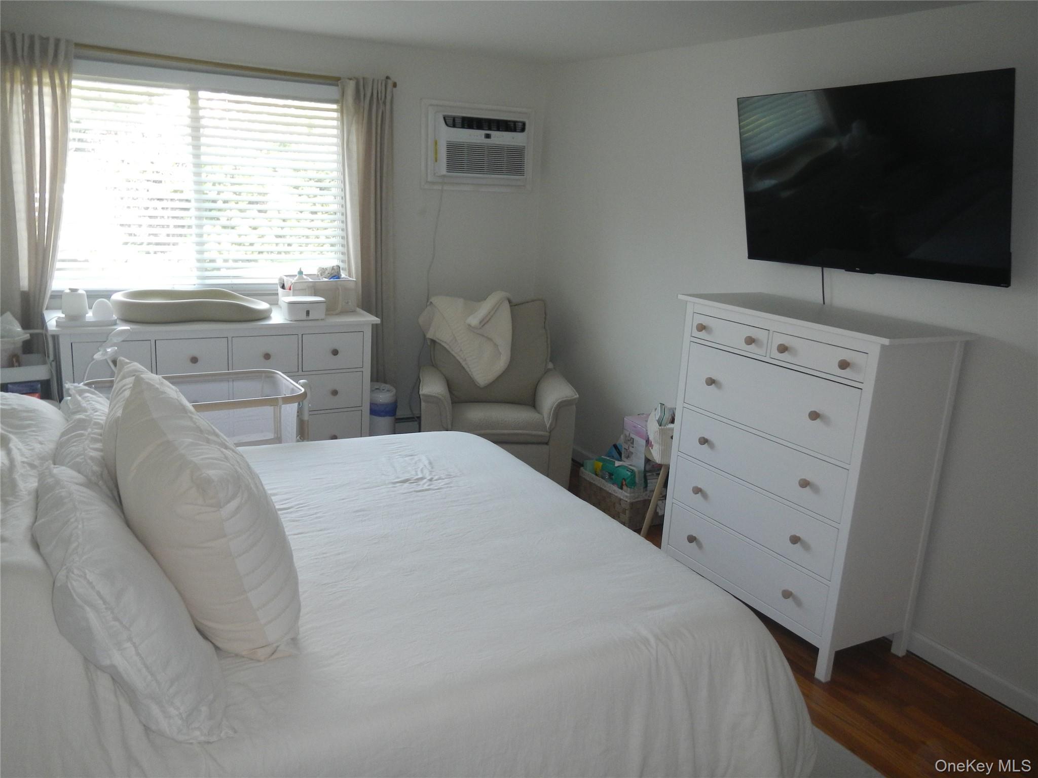 200 Merrick Road H Property Photo 28