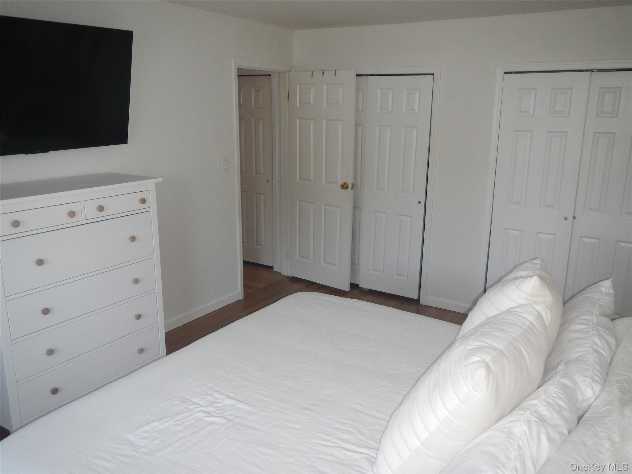 200 Merrick Road H Property Photo 29