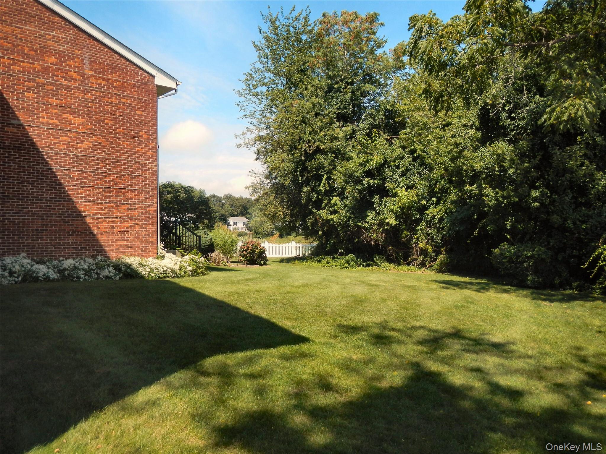 200 Merrick Road H Property Photo 31