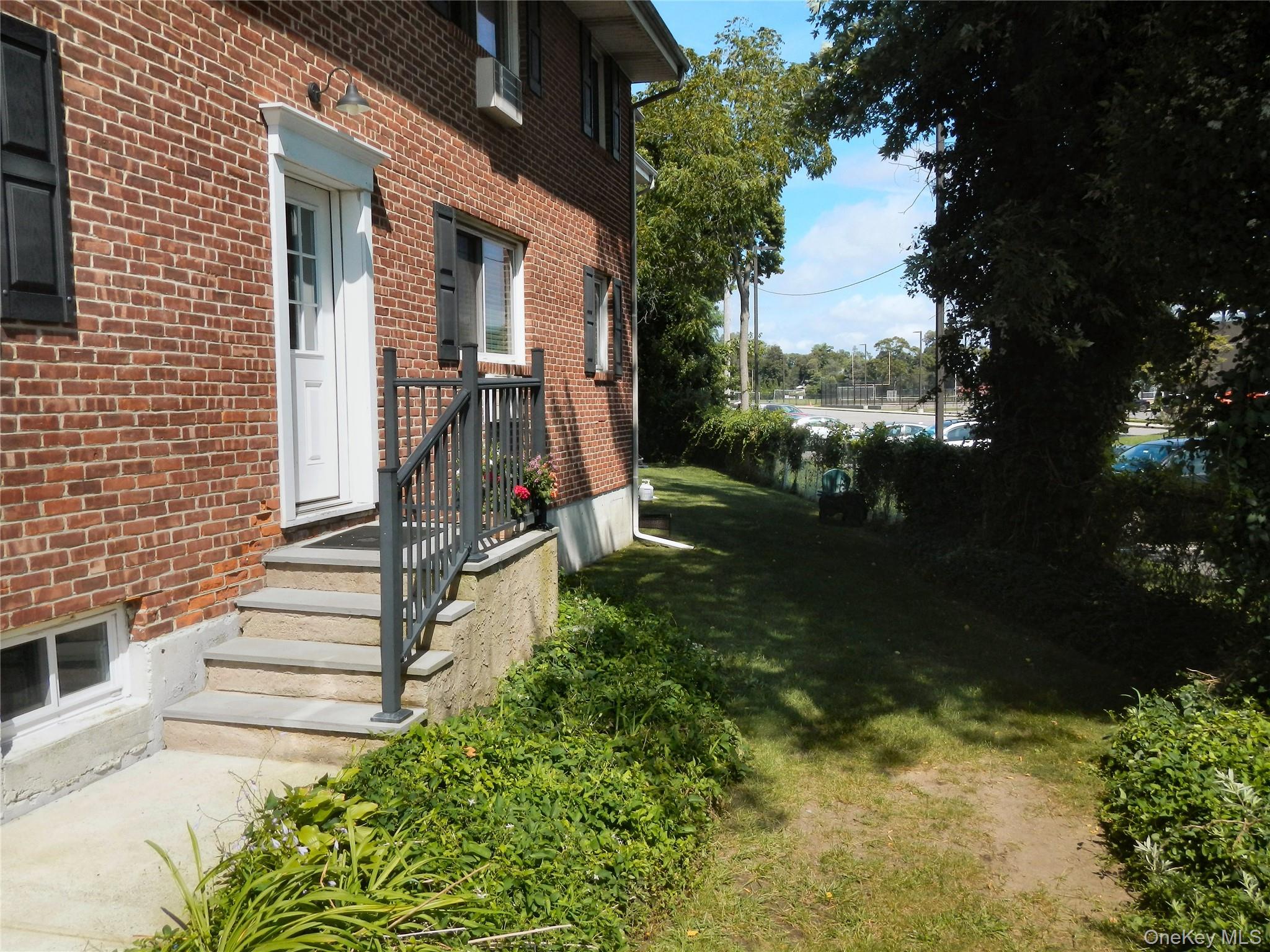 200 Merrick Road H Property Photo 32