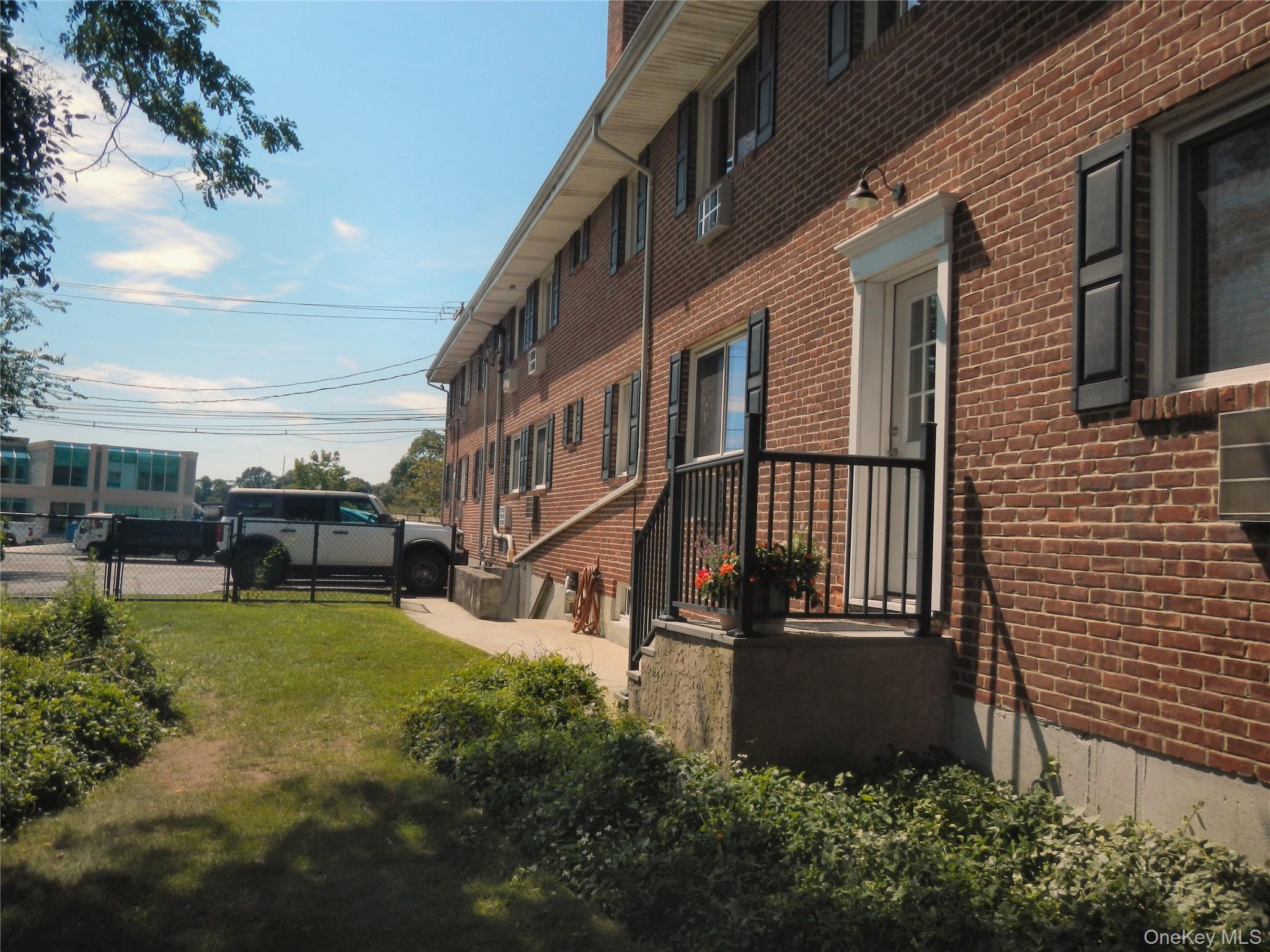 200 Merrick Road H Property Photo 33