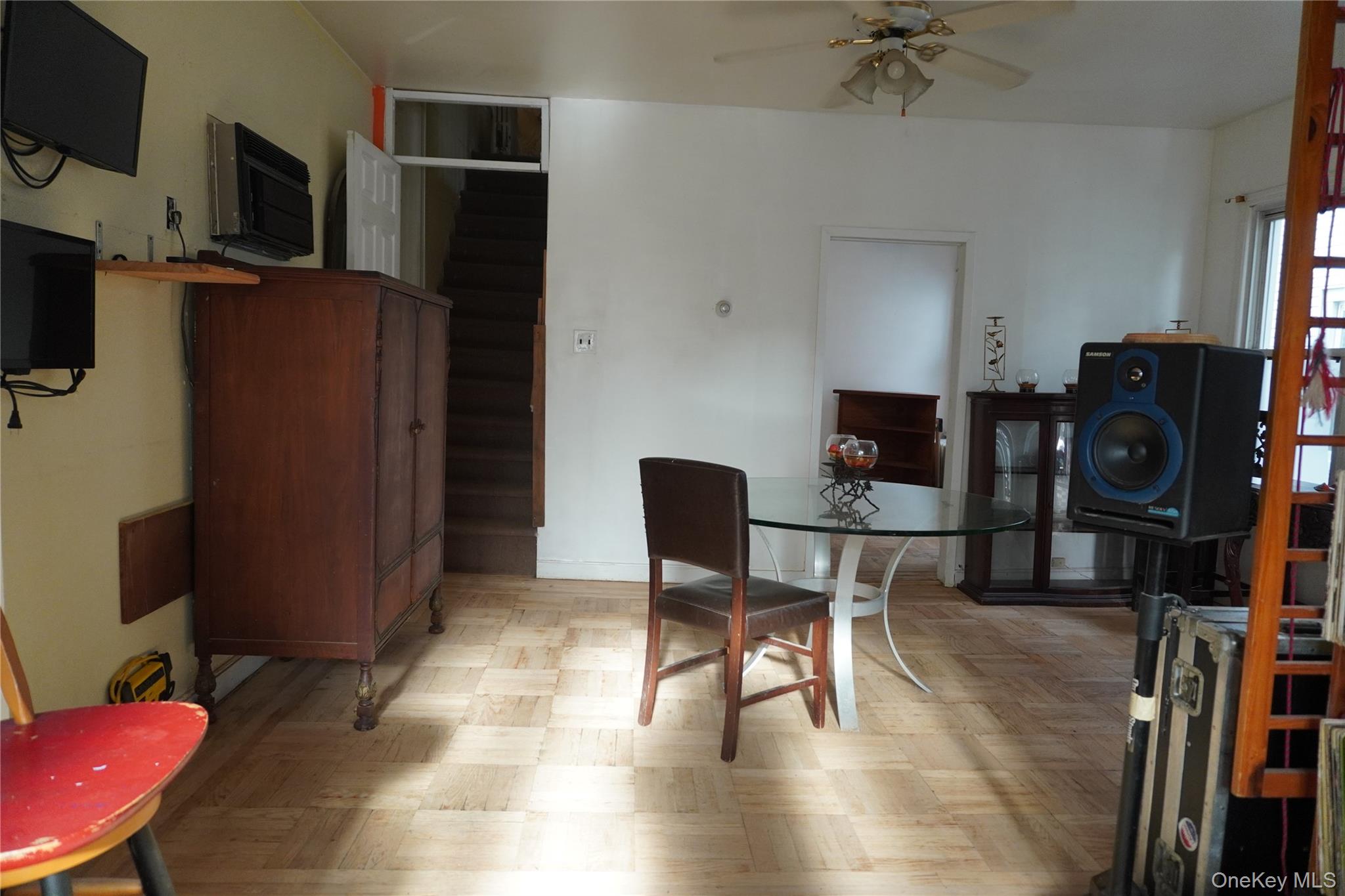 4350 Grace Avenue Property Photo 6