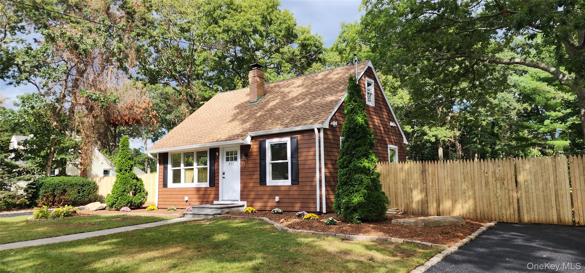 430 Boxwood Drive Property Photo 4