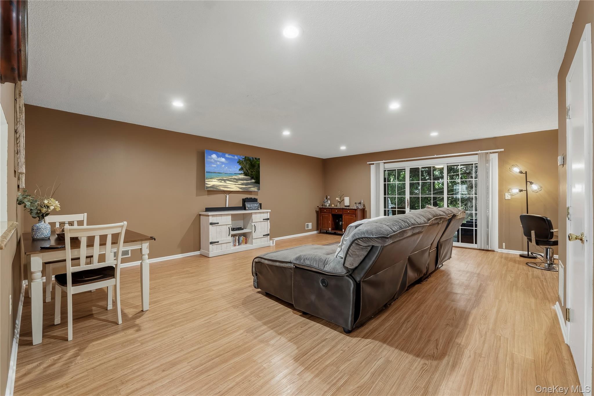 30 Winchester Avenue Property Photo 5