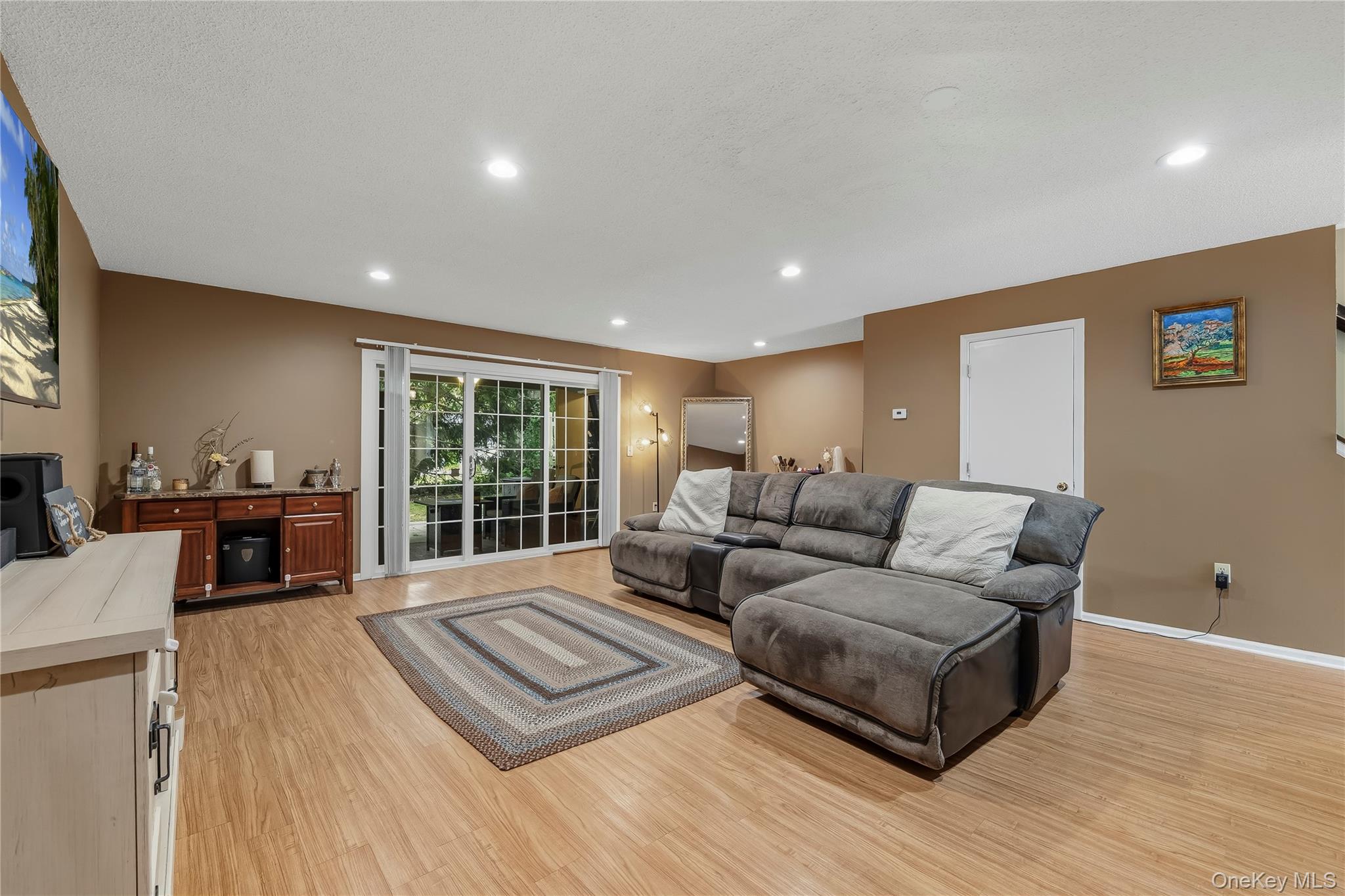 30 Winchester Avenue Property Photo 6