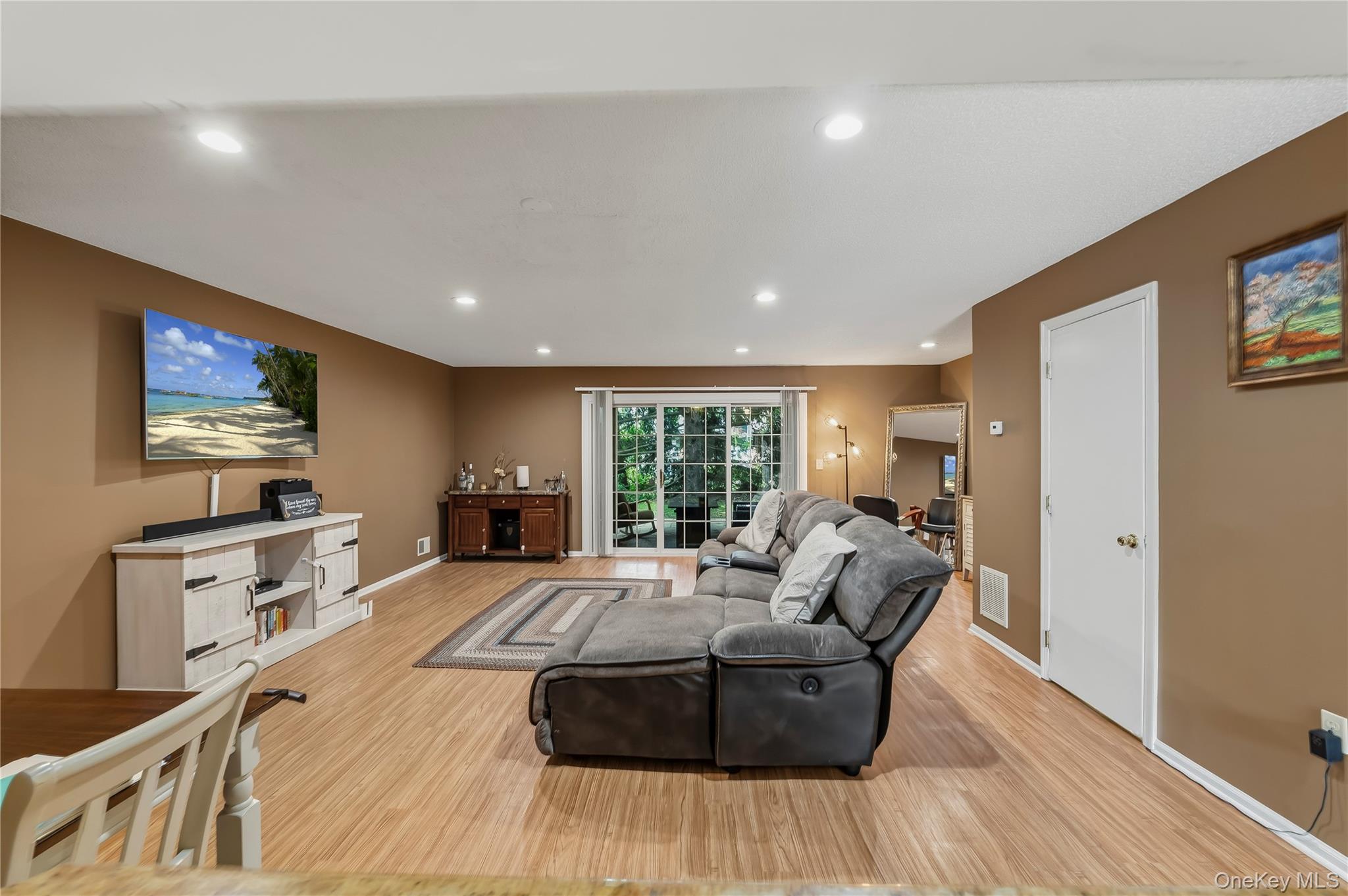 30 Winchester Avenue Property Photo 8