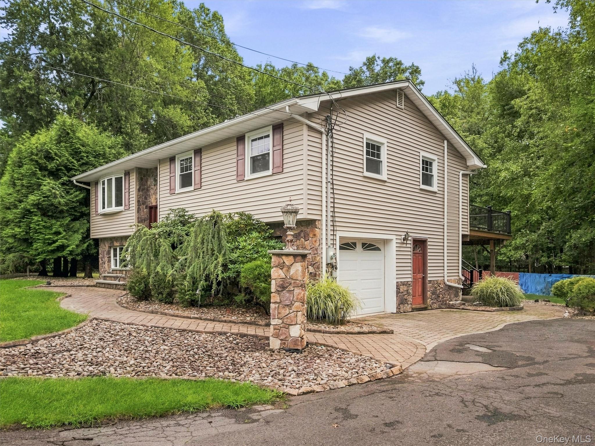 14 Karl Court Property Photo 2